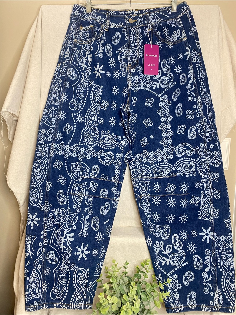 NWT Loveimgs Women Boyfriend Baggy Barrel Jeans, Bandana Print